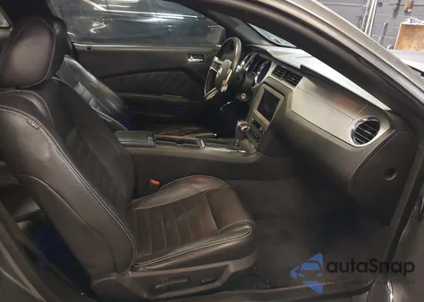 2011 Ford Mustang V6 Premium z USA, uszkodzony, nr VIN 1ZVBP8AM8B5121902